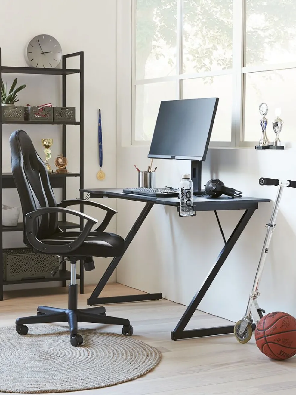 HALSTEDEscritorio gaming HALSTED 60x120 portabebidas+soporte negro