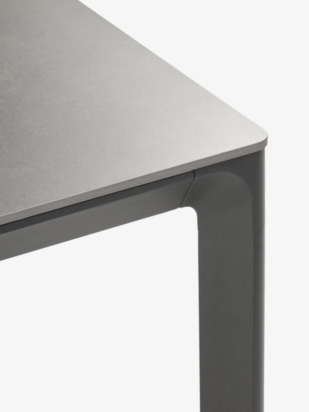 KUMLA + GLOMFJORDMesa KUMLA L200 gris + 4 sillas GLOMFJORD negro