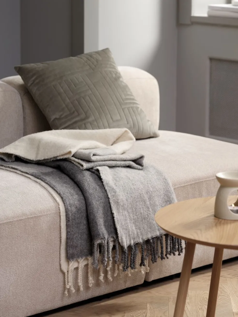 LUNDKARSEManta de lana LUNDKARSE 130x170 gris/beis
