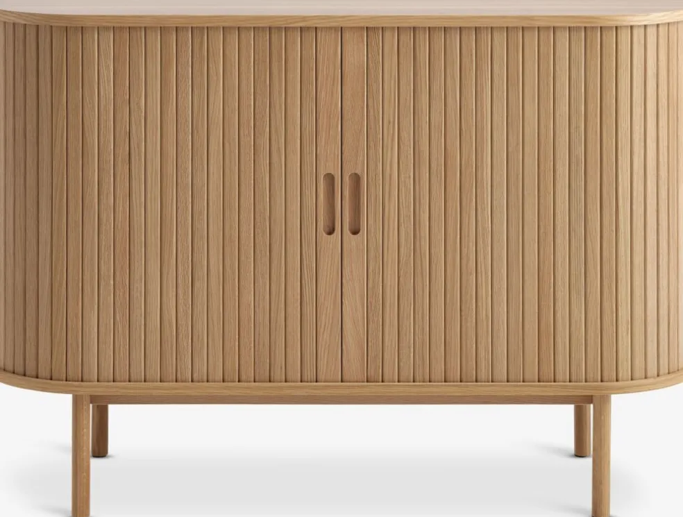 LYNGVIGAparador LYNGVIG 120cm 2 puertas persiana roble natural