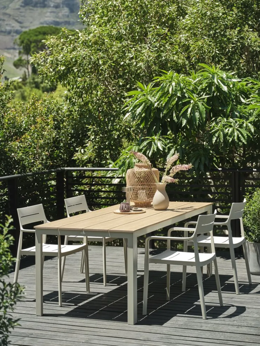MARIELYSTMesa de jardín MARIELYST A90xL205 beis