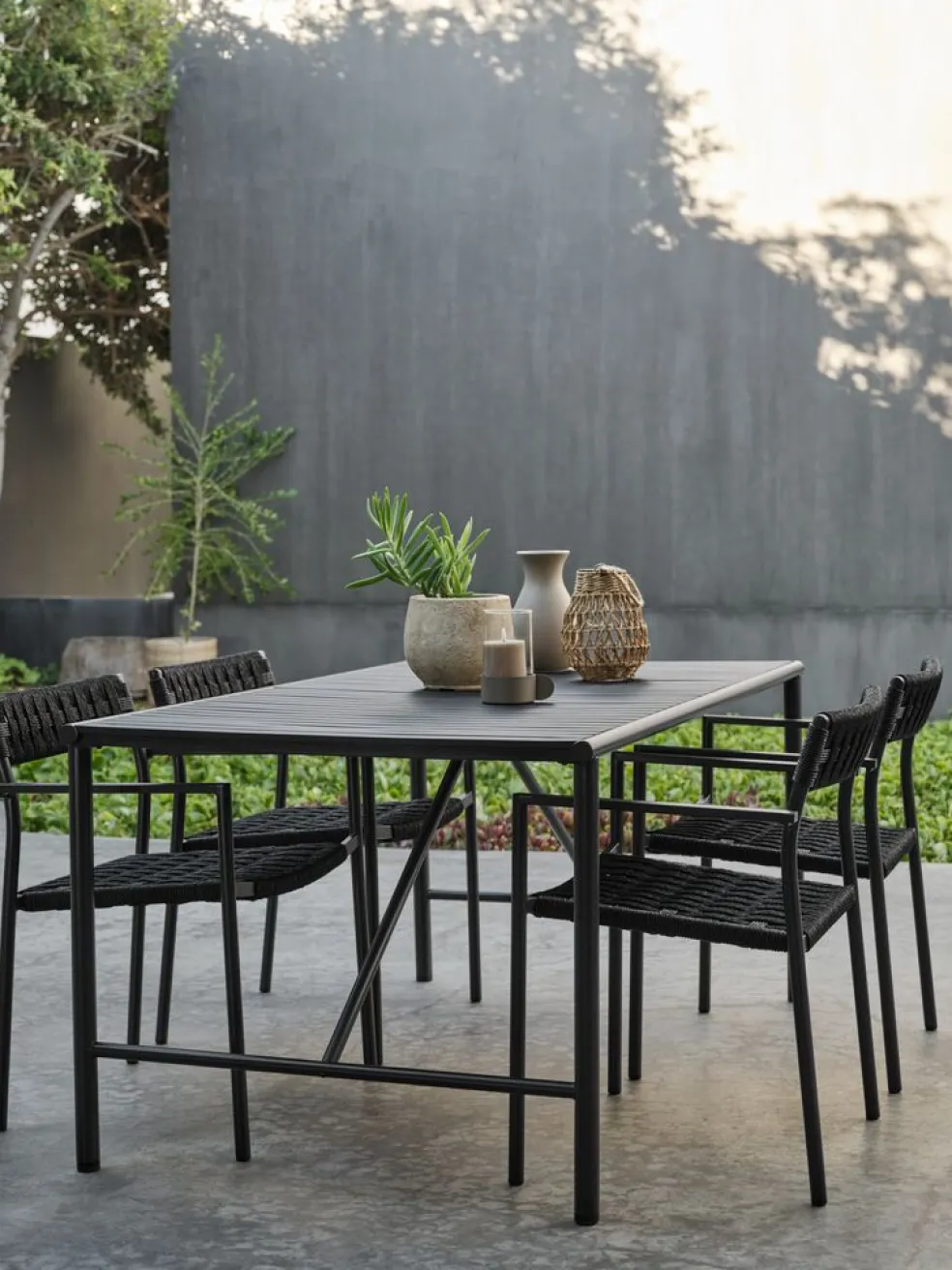 VIERLIMesa de jardín VIERLI A90xL149 negro